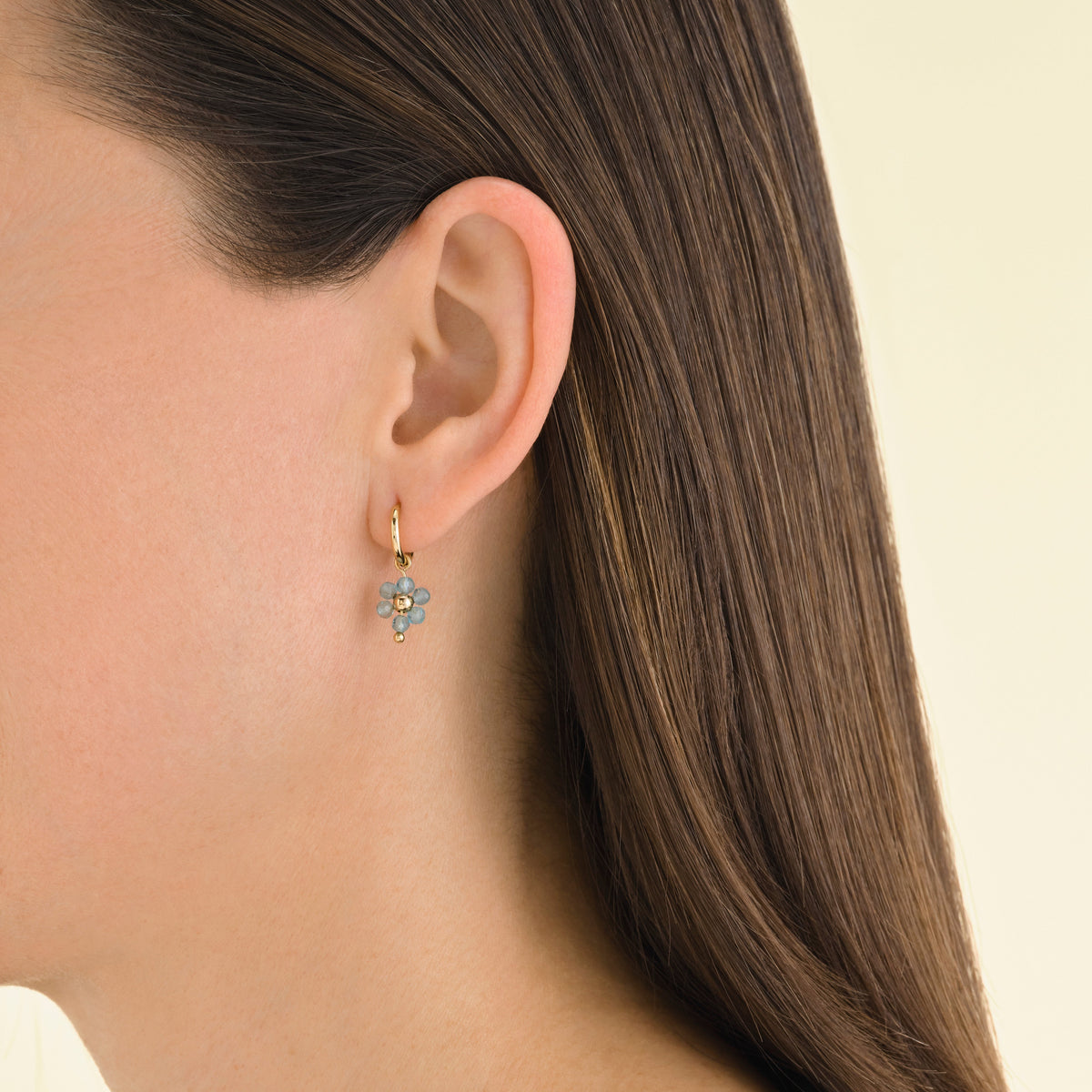 Boucle d'oreille fleur bleue leftcolumn