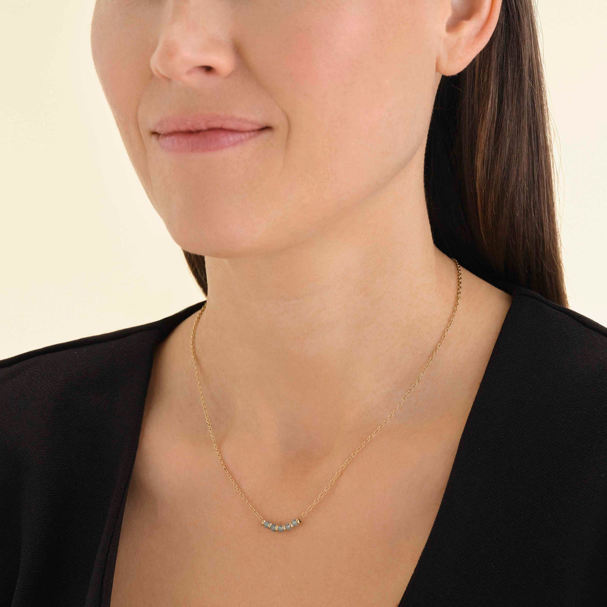 Collier 5 pierres bleu leftcolumn