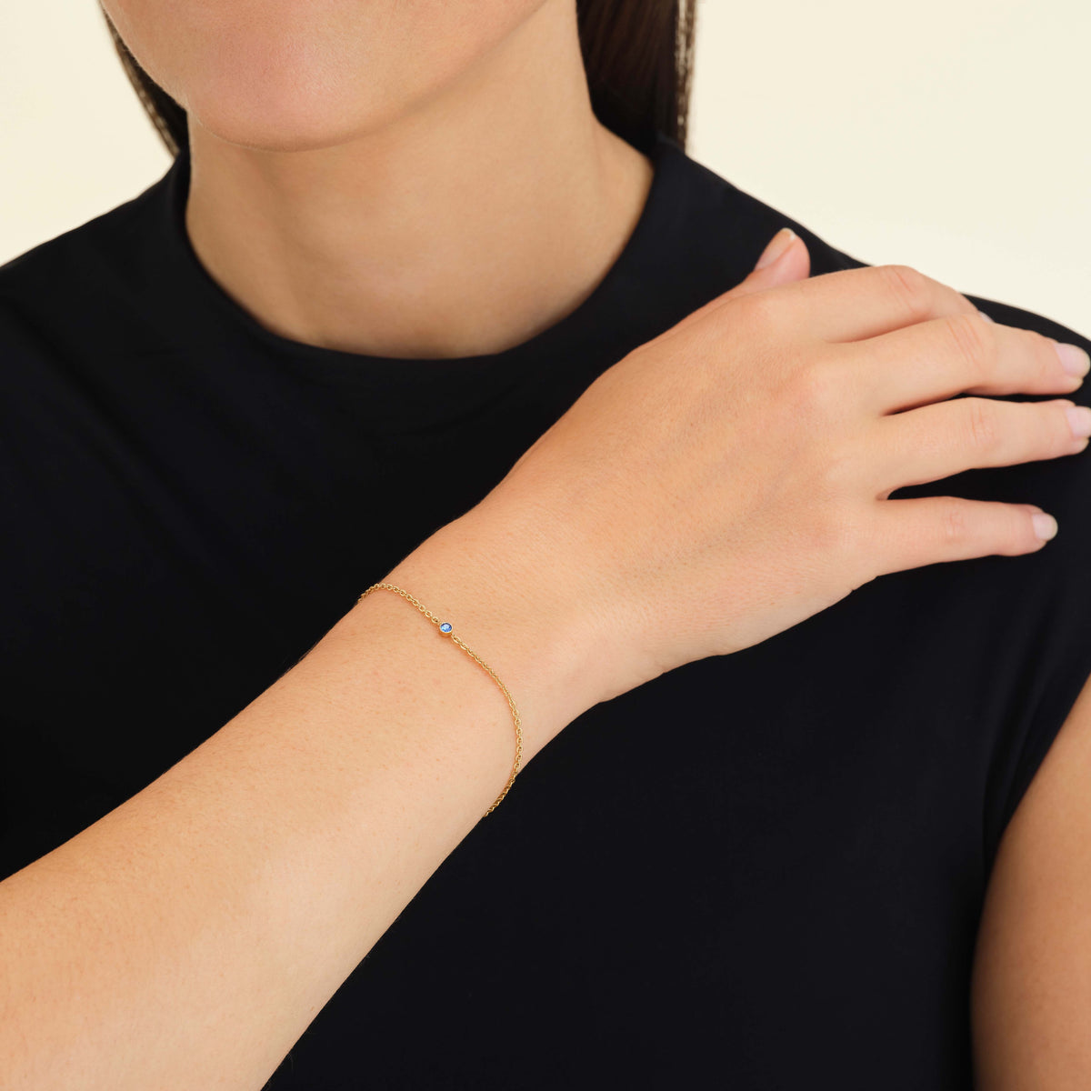 Bracelet 1 Charm B-Gold-1,leftcolumn