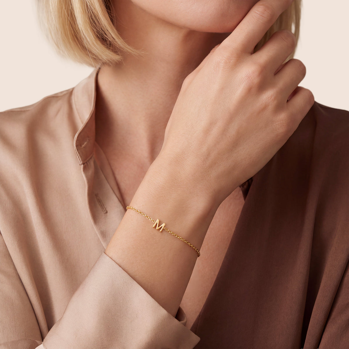 Bracelet 1 Charm B-Gold-1,leftcolumn