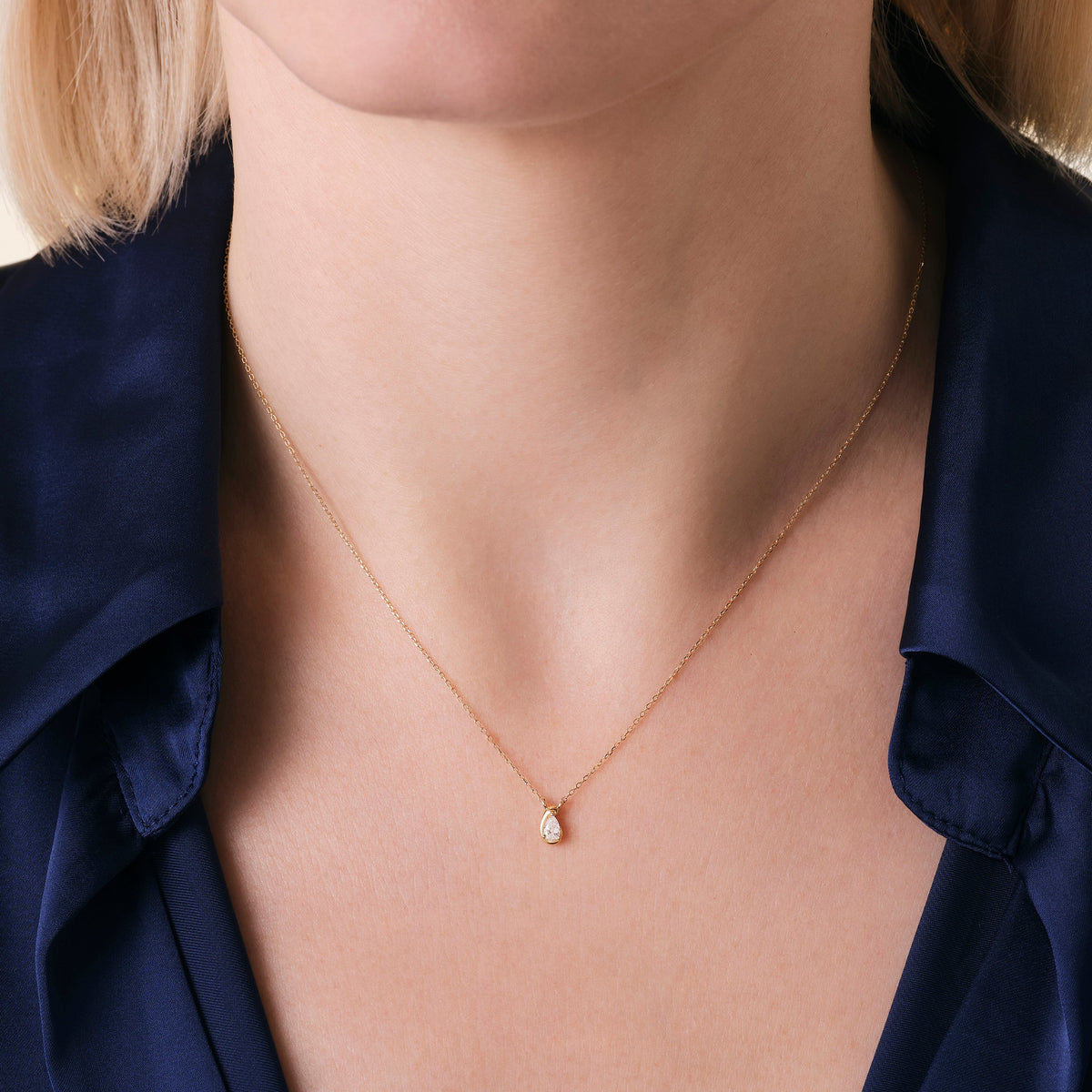 Collier Luna Poire leftcolumn