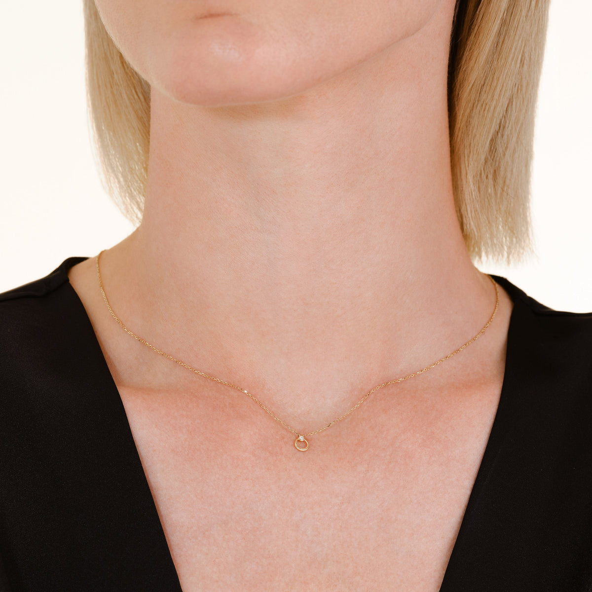 Collier Open Circle leftcolumn,