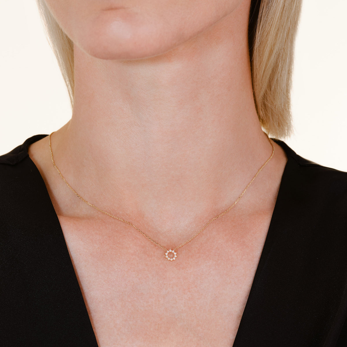 Collier Sun leftcolumn,