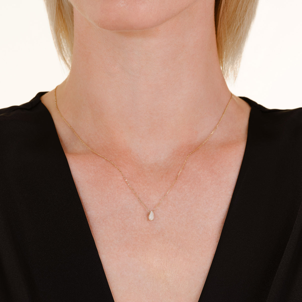 Collier Teardrop Pave leftcolumn,