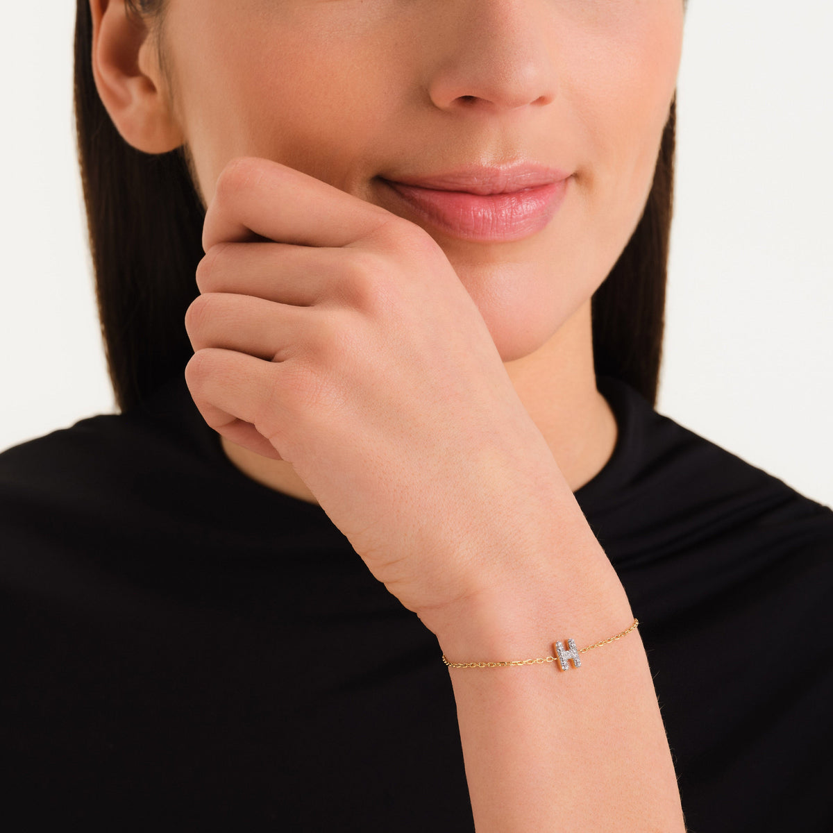 Bracelet lettre H avec cristaux leftcolumn