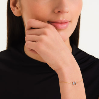 Bracelet lettre M avec cristaux leftcolumn