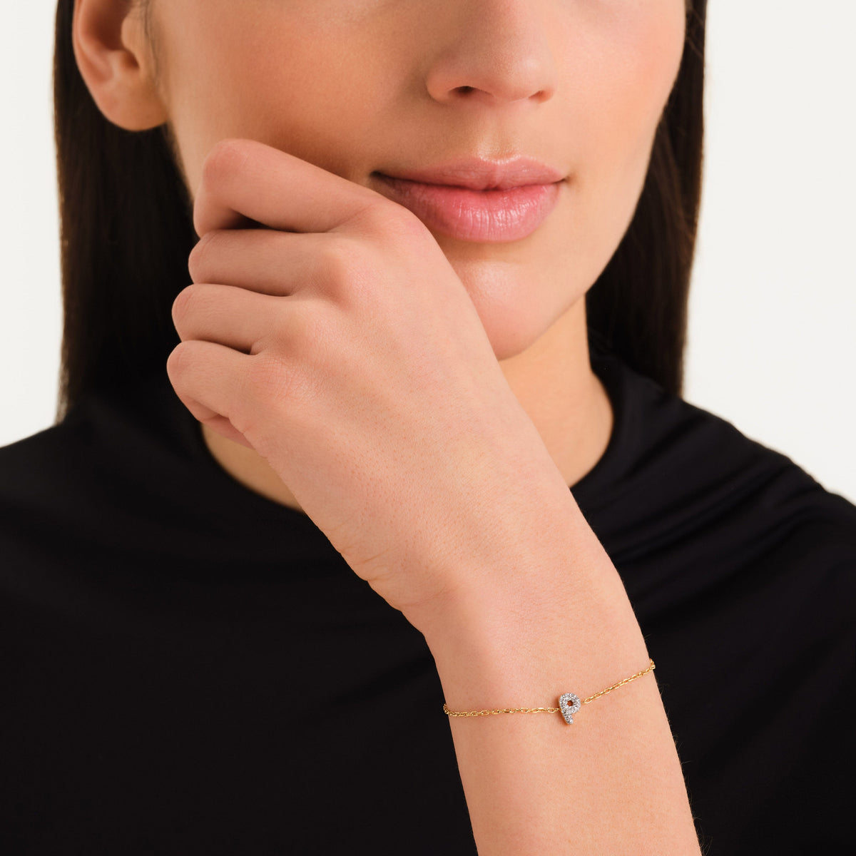 Bracelet lettre P avec cristaux leftcolumn