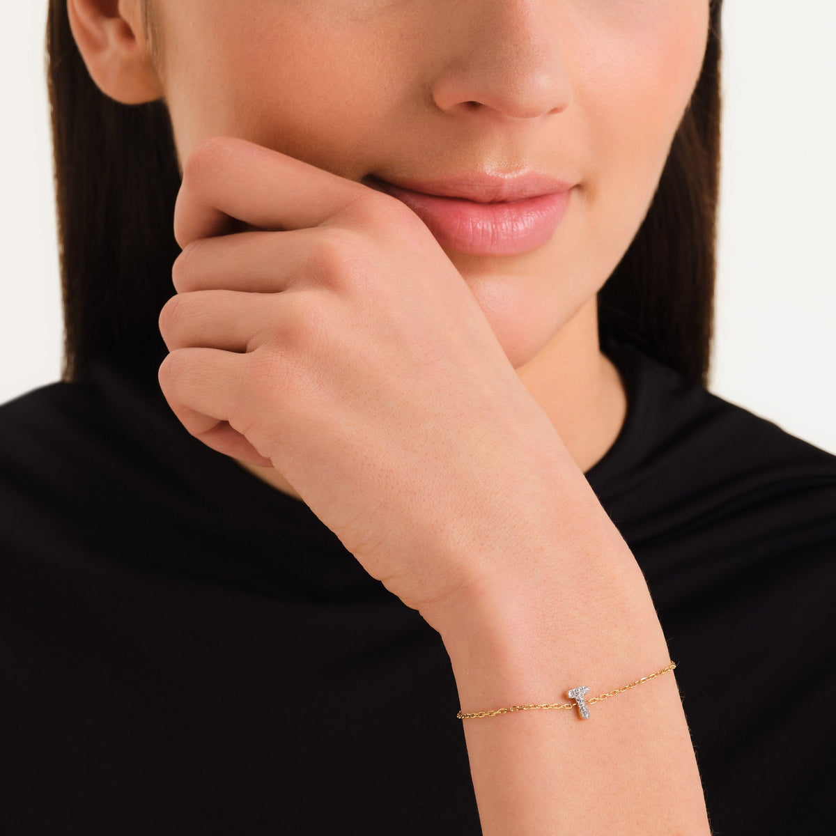 Bracelet lettre T avec cristaux leftcolumn