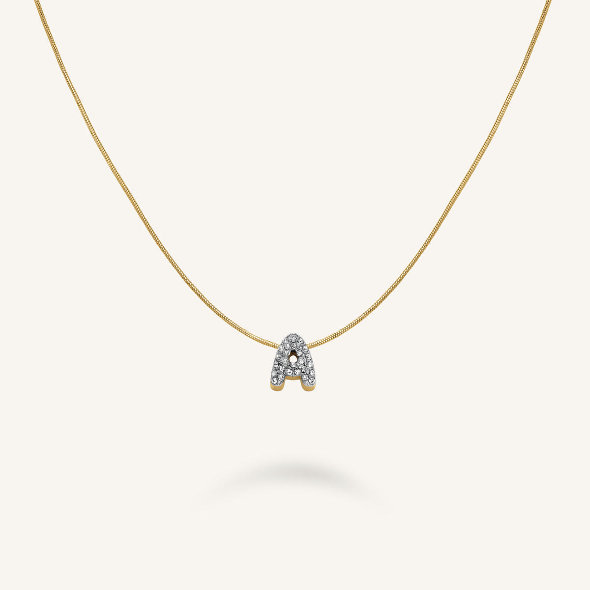 Collier lettre A avec cristaux leftcolumn