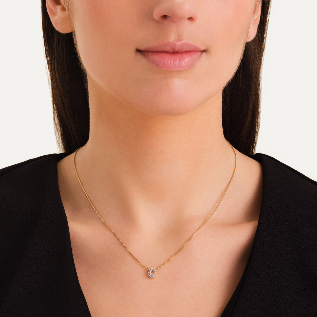 Collier lettre C avec cristaux leftcolumn