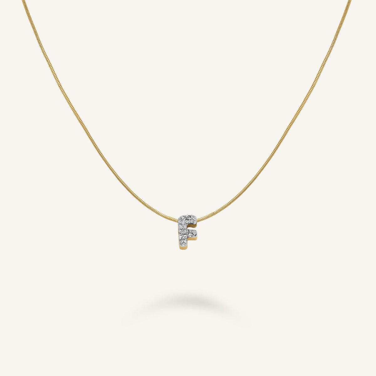 Collier lettre F avec cristaux leftcolumn