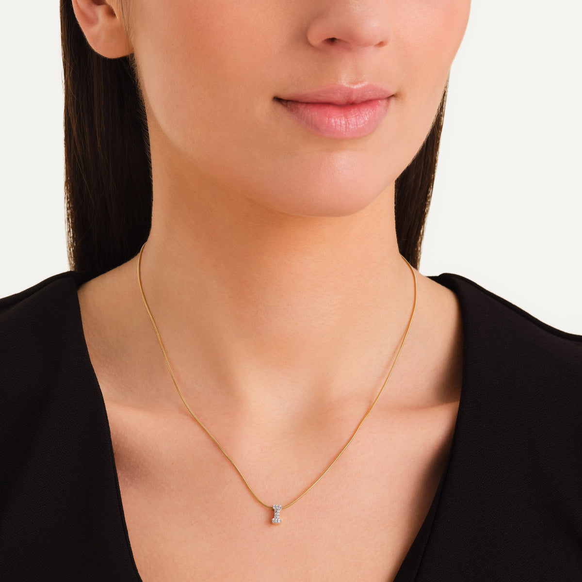 Collier lettre I avec cristaux leftcolumn