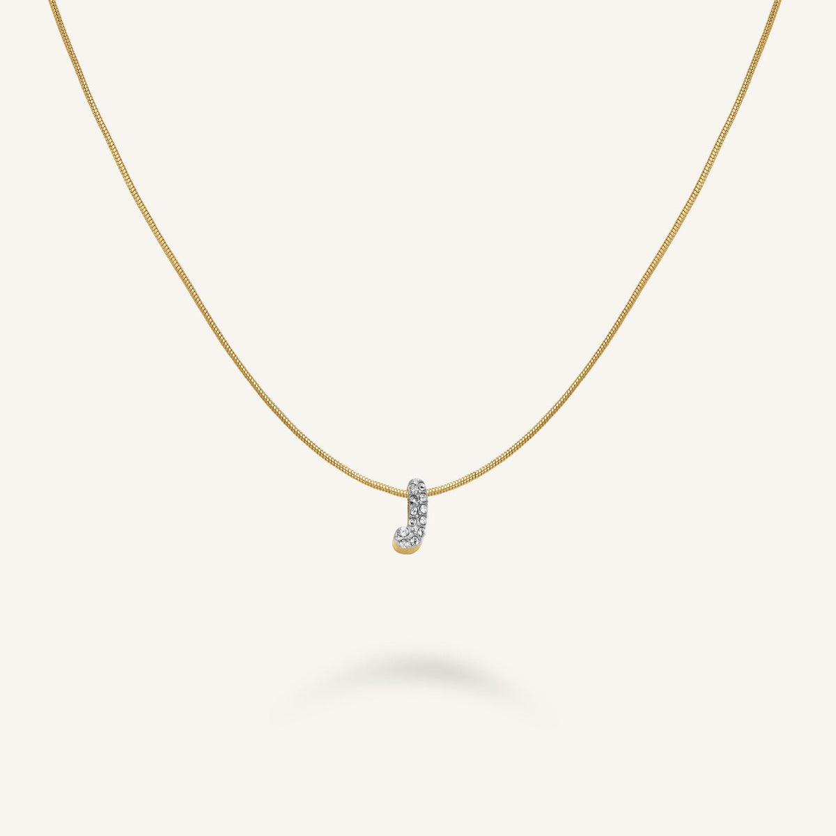 Collier lettre J avec cristaux leftcolumn