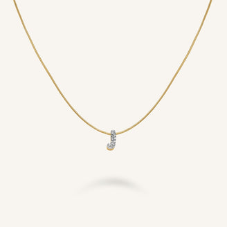 Collier lettre J avec cristaux leftcolumn