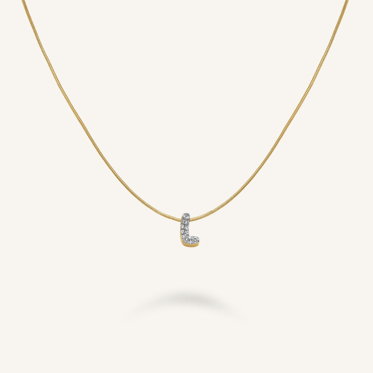 Collier lettre L avec cristaux leftcolumn
