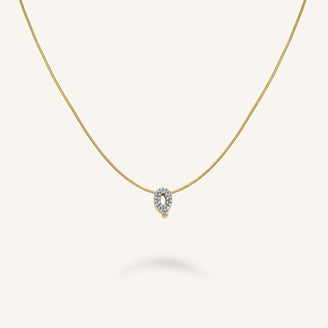 Collier lettre Q avec cristaux leftcolumn