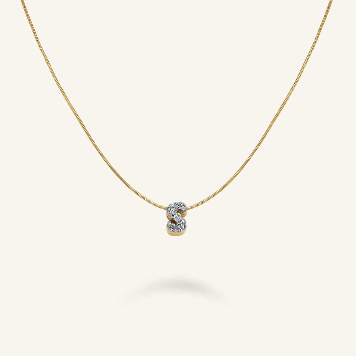 Collier lettre S avec cristaux leftcolumn