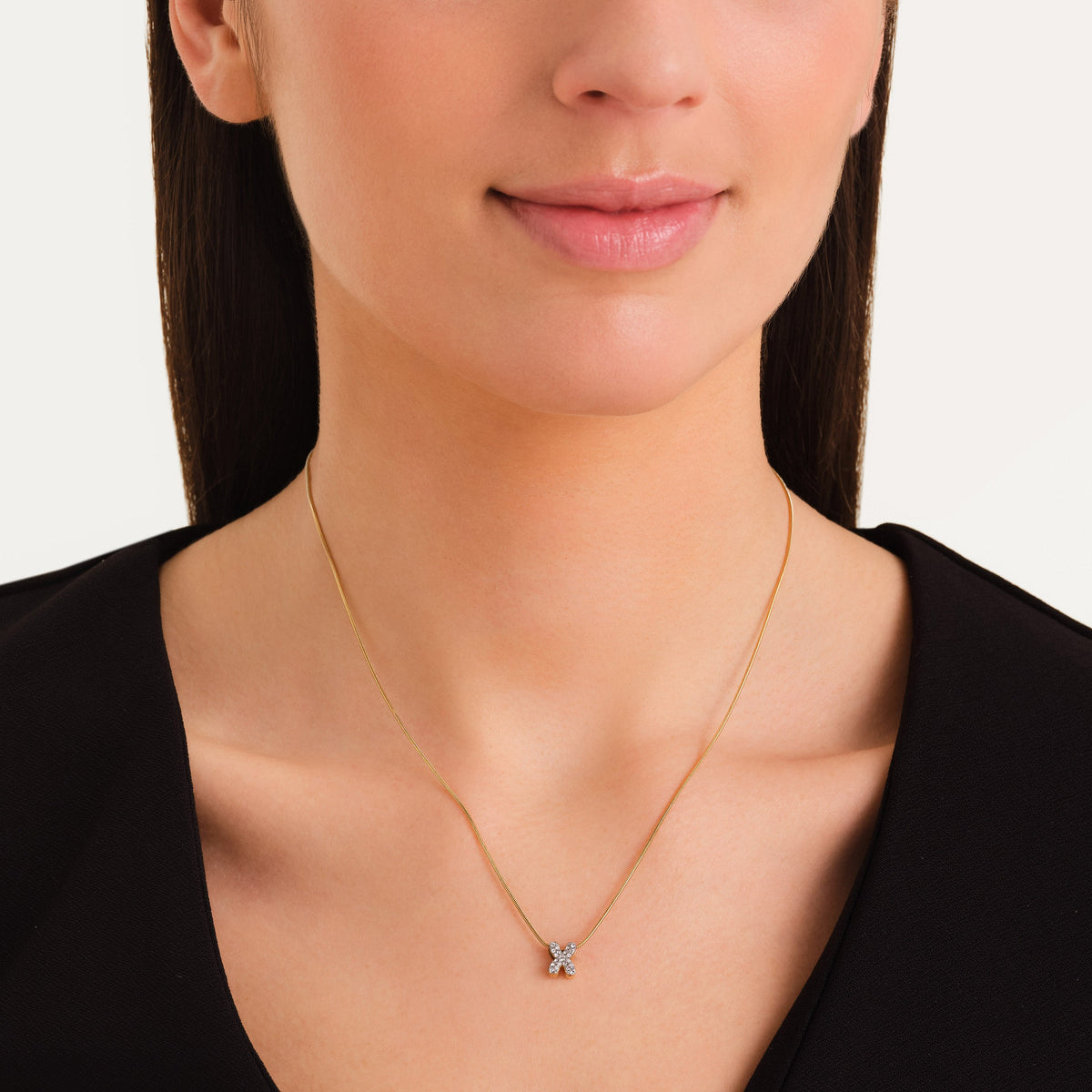 Collier lettre X avec cristaux leftcolumn